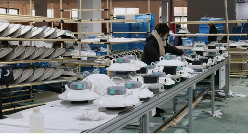 Bezprzewodowy robot do czyszczenia basenu